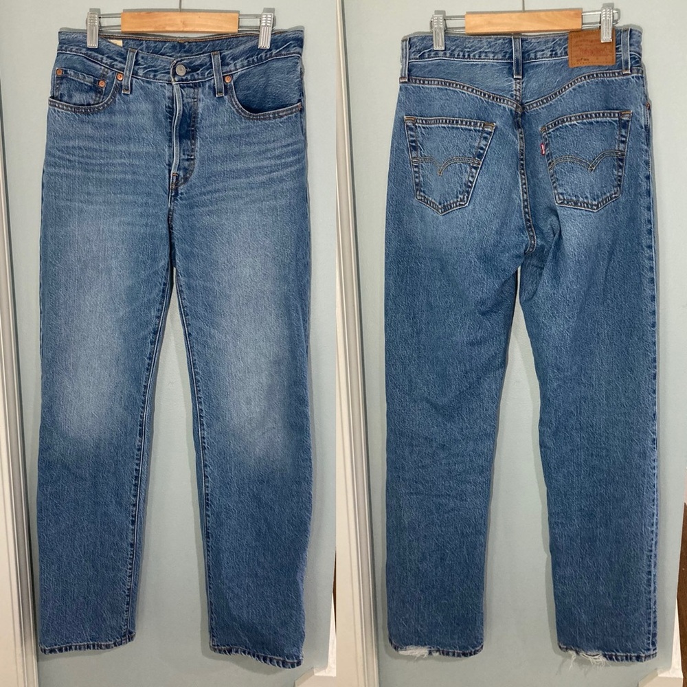 Levi’s 501 90s Medium Wash Distressed 26x32